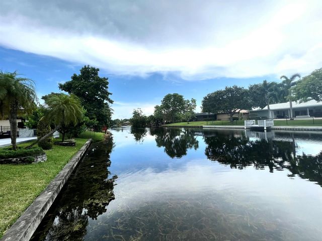 625 W Tropical Way, Plantation, FL 33317