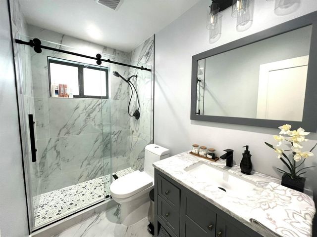 625 W Tropical Way, Plantation, FL 33317