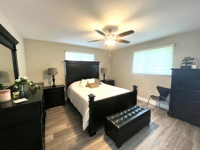 625 W Tropical Way, Plantation, FL 33317