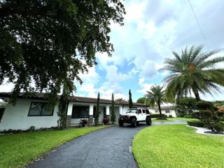 625 W Tropical Way, Plantation, FL 33317