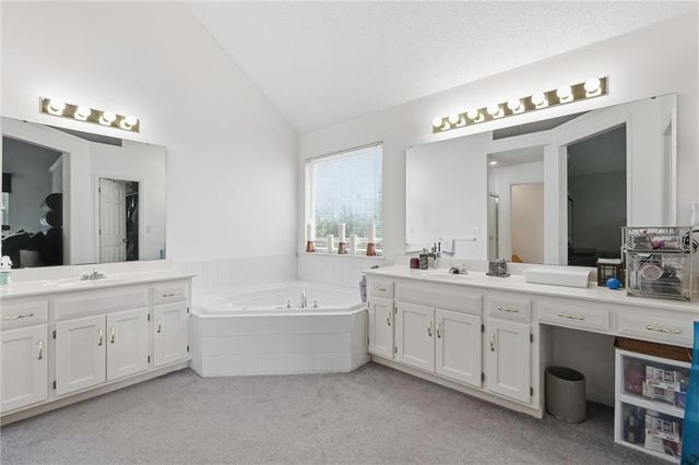 5313 NE Holiday Drive, Lee's Summit, MO 64064