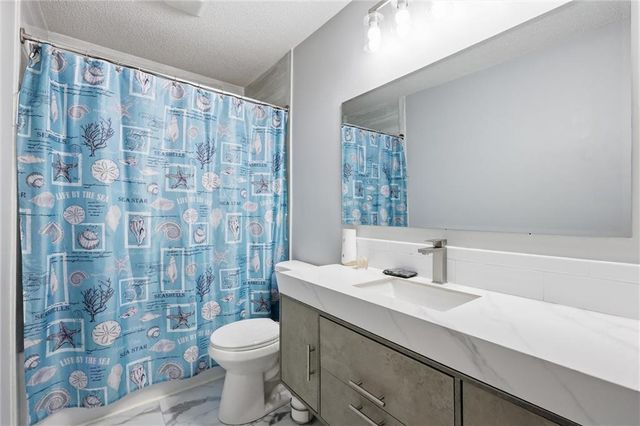 5313 NE Holiday Drive, Lee's Summit, MO 64064