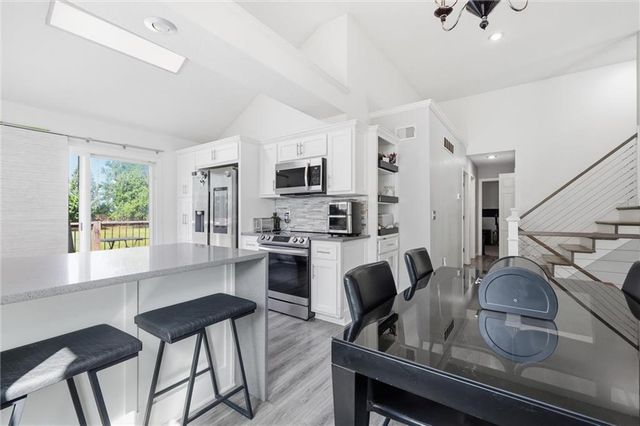 5313 NE Holiday Drive, Lee's Summit, MO 64064