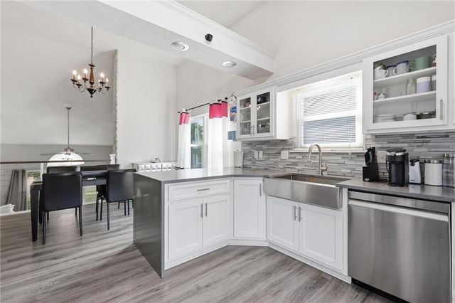 5313 NE Holiday Drive, Lee's Summit, MO 64064