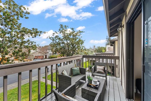 1203 Hollenbeck Avenue, Sunnyvale, CA 94087