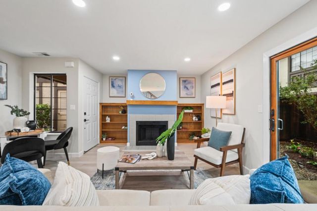 1203 Hollenbeck Avenue, Sunnyvale, CA 94087