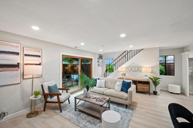 1203 Hollenbeck Avenue, Sunnyvale, CA 94087