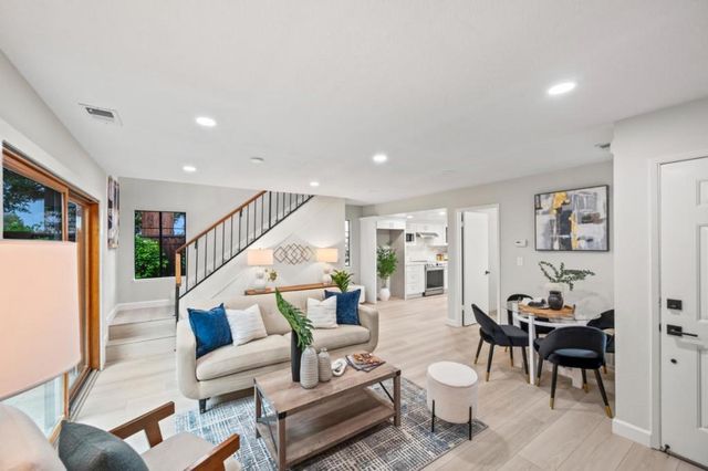 1203 Hollenbeck Avenue, Sunnyvale, CA 94087