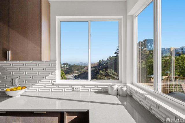 11 Encline Court, San Francisco, CA 94127