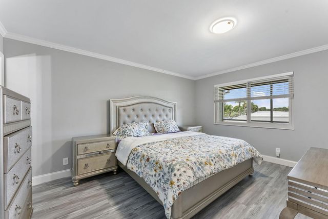 118 Lake Constance Drive, West Palm Beach, FL 33411