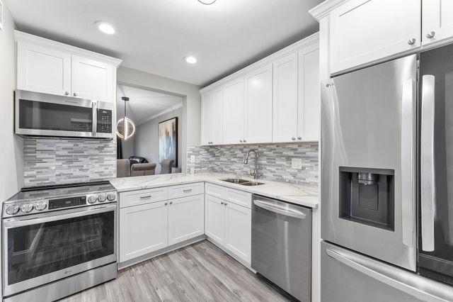 118 Lake Constance Drive, West Palm Beach, FL 33411