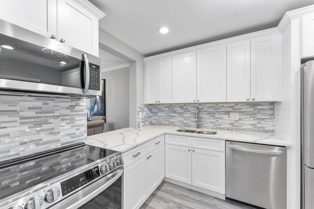 118 Lake Constance Drive, West Palm Beach, FL 33411