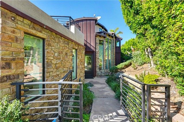 2590 Iris, Laguna Beach, CA 92651