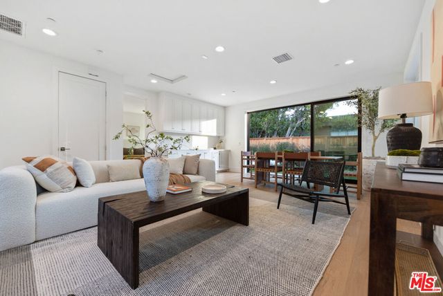 4328 Wilkinson Avenue, Studio City, CA 91604