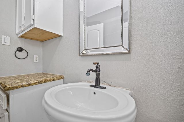 7713 Yoe Street, Houston, TX 77016