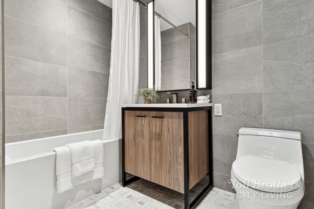 218 W 103rd St Apt 8G, New York City, NY 10025