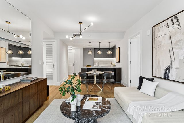 218 W 103rd St Apt 8G, New York City, NY 10025