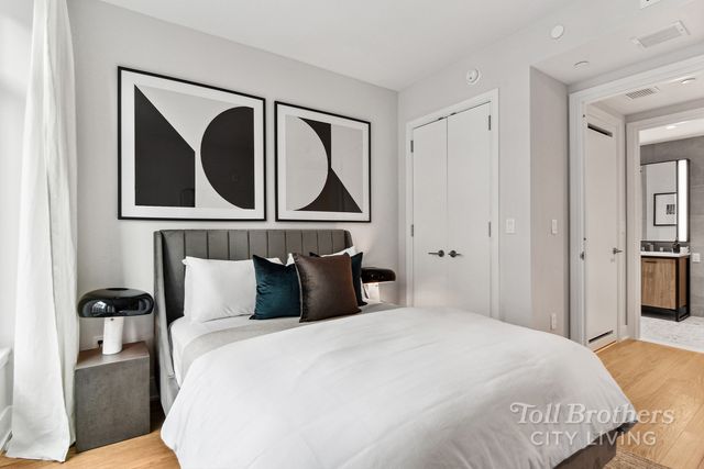 218 W 103rd St Apt 8G, New York City, NY 10025