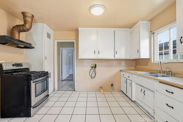 726 Weelo Drive, Costa Mesa, CA 92627