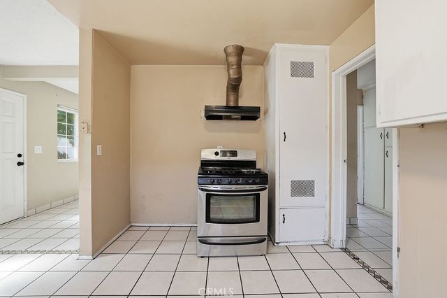 726 Weelo Drive, Costa Mesa, CA 92627