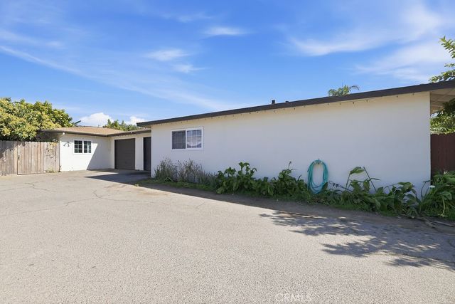 726 Weelo Drive, Costa Mesa, CA 92627