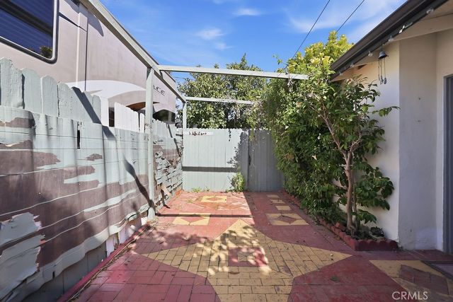 726 Weelo Drive, Costa Mesa, CA 92627