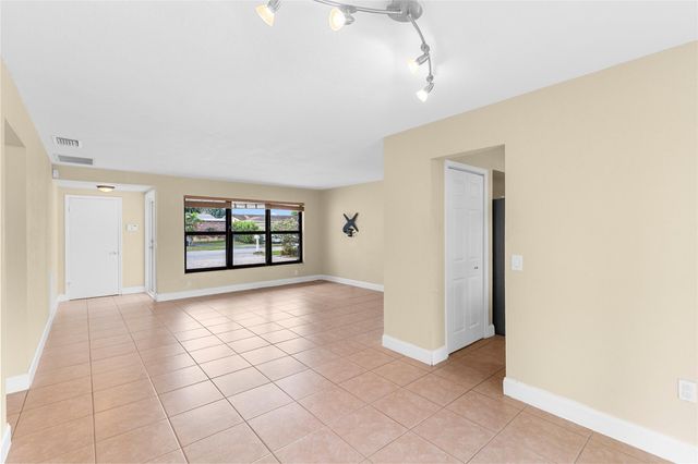 11831 NW 31st Place, Sunrise, FL 33323