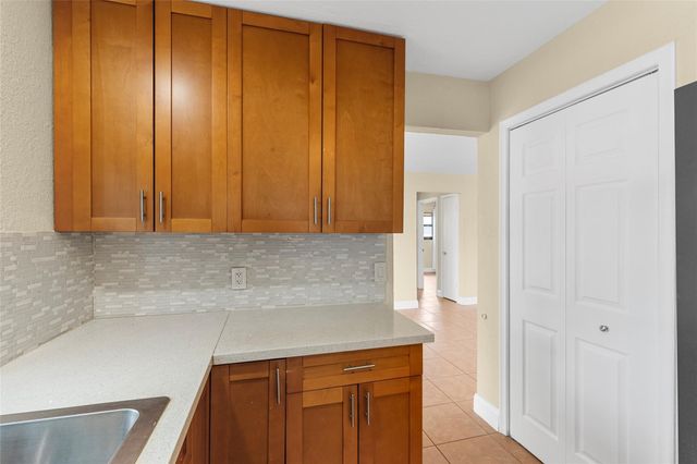 11831 NW 31st Place, Sunrise, FL 33323