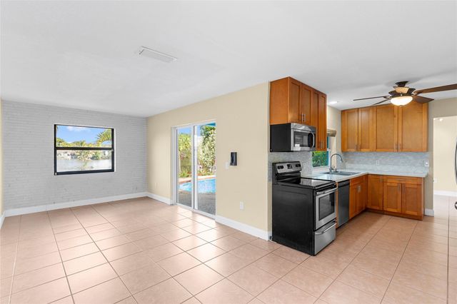 11831 NW 31st Place, Sunrise, FL 33323