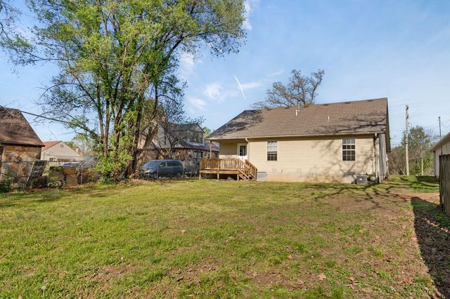 2675 N National Avenue, Springfield, MO 65803