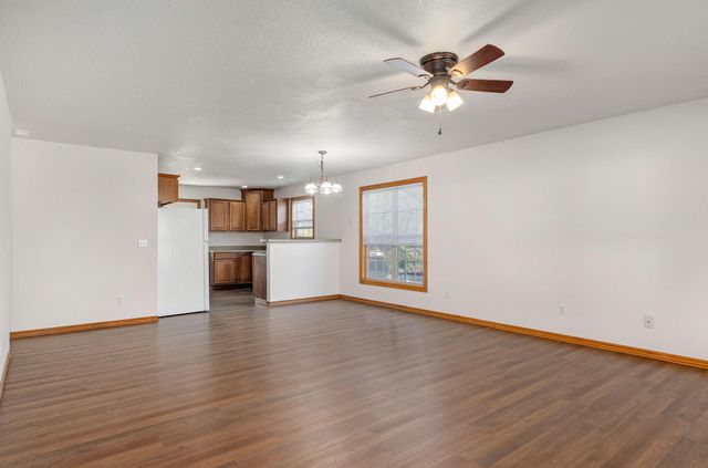 2675 N National Avenue, Springfield, MO 65803