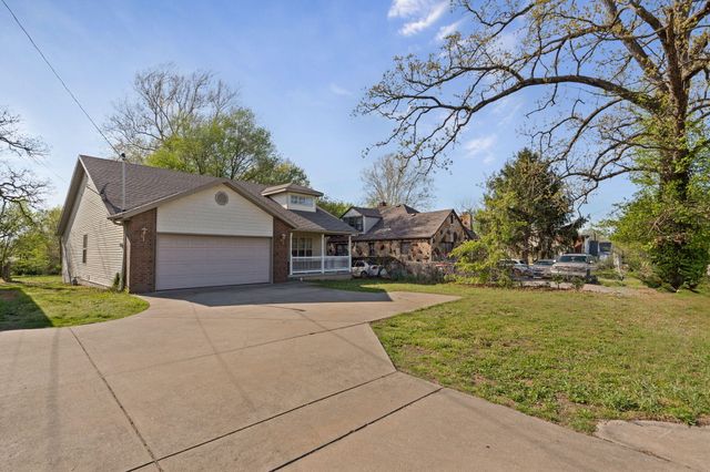 2675 N National Avenue, Springfield, MO 65803