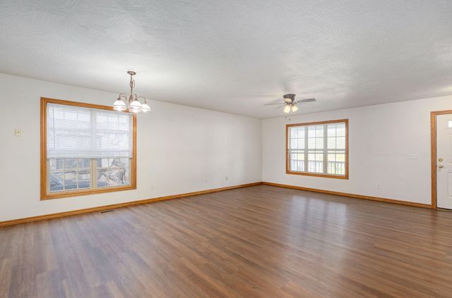 2675 N National Avenue, Springfield, MO 65803