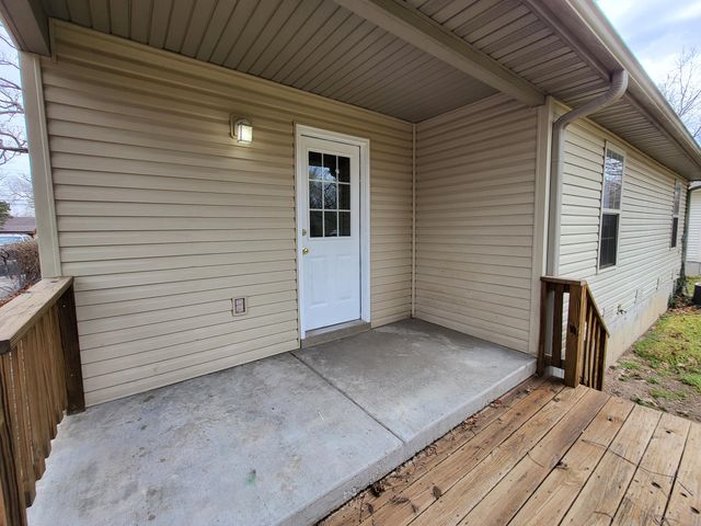 2675 N National Avenue, Springfield, MO 65803