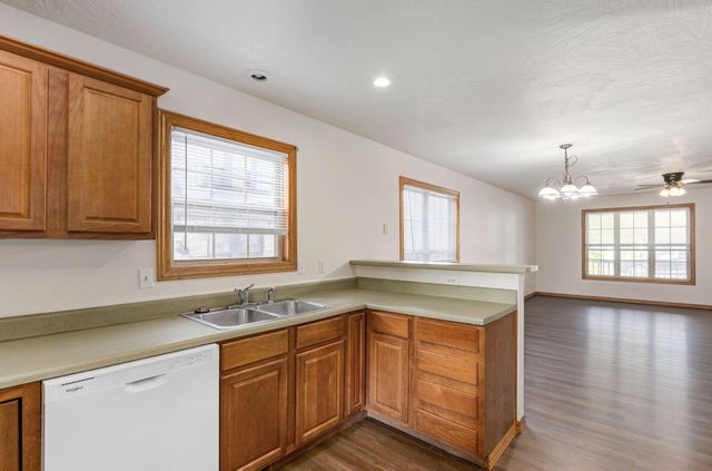 2675 N National Avenue, Springfield, MO 65803