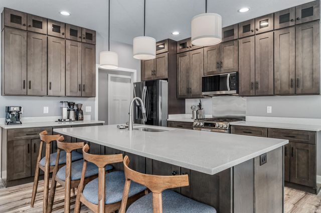 2227 Blue Harbor Drive, Fort Wayne, IN 46804