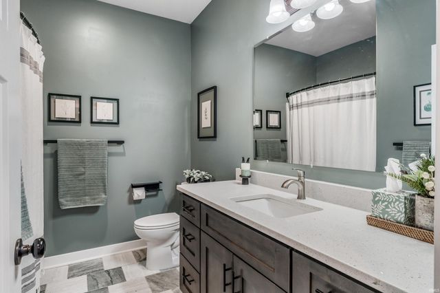 2227 Blue Harbor Drive, Fort Wayne, IN 46804