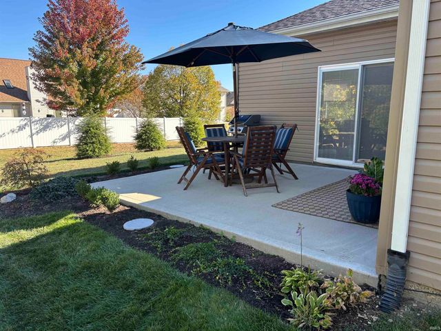 2227 Blue Harbor Drive, Fort Wayne, IN 46804