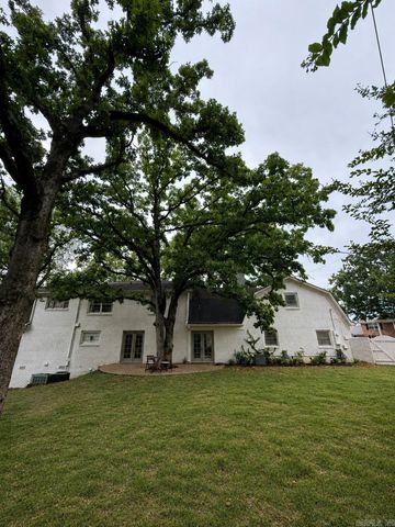 2400 Justin Matthews Drive, North Little Rock, AR 72116