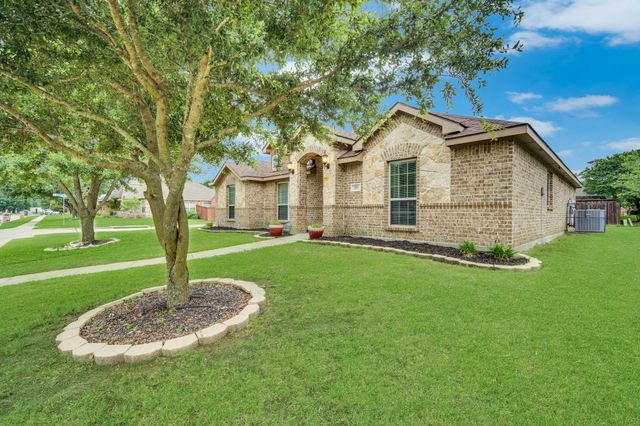 201 Winters Edge Drive, Red Oak, TX 75154