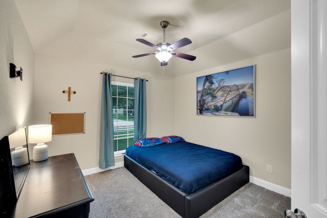 201 Winters Edge Drive, Red Oak, TX 75154