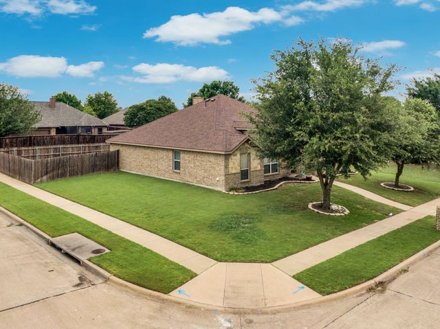 201 Winters Edge Drive, Red Oak, TX 75154
