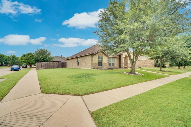 201 Winters Edge Drive, Red Oak, TX 75154