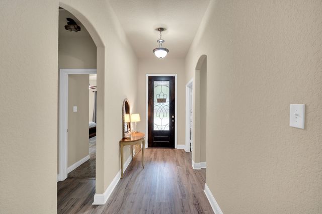 201 Winters Edge Drive, Red Oak, TX 75154