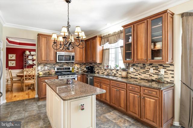 7 REMBRANDT WAY, East Windsor, NJ 08520