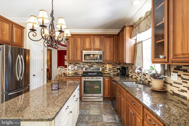 7 REMBRANDT WAY, East Windsor, NJ 08520