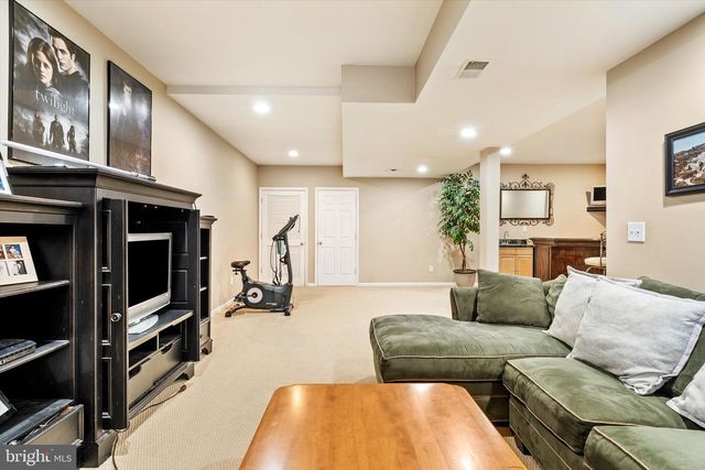 7 REMBRANDT WAY, East Windsor, NJ 08520