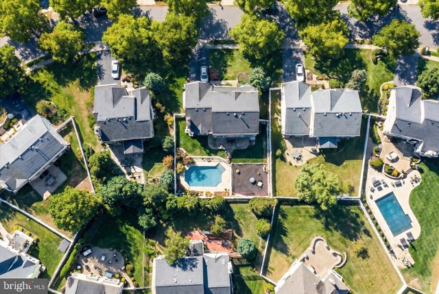 7 REMBRANDT WAY, East Windsor, NJ 08520