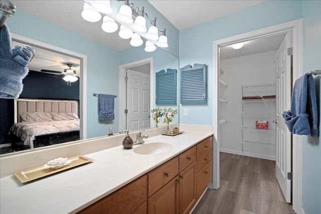 9080 Delancey Circle, North Charleston, SC 29406