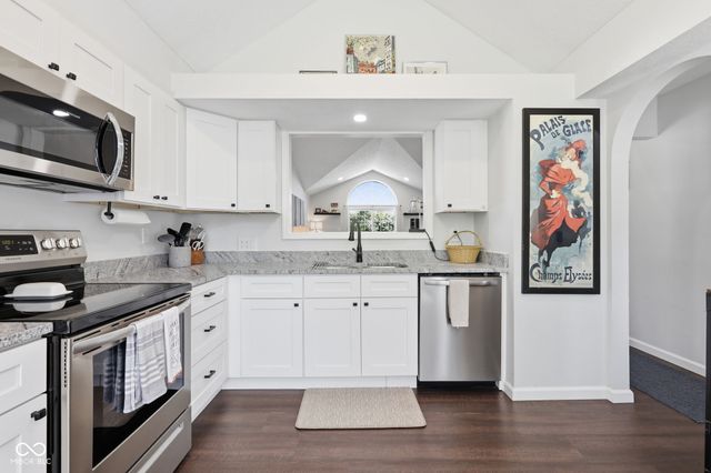 8940 Woodlark Drive, Fishers, IN 46038
